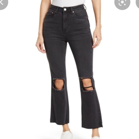 NWT Avec Les Filles Straight Leg Jeans with Ripped Knees & Frayed Raw Hem - Picture 3 of 12